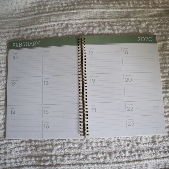 🦋 3 for $30 🦋 Bold blossoms planner 2020 - Picture 6 of 8